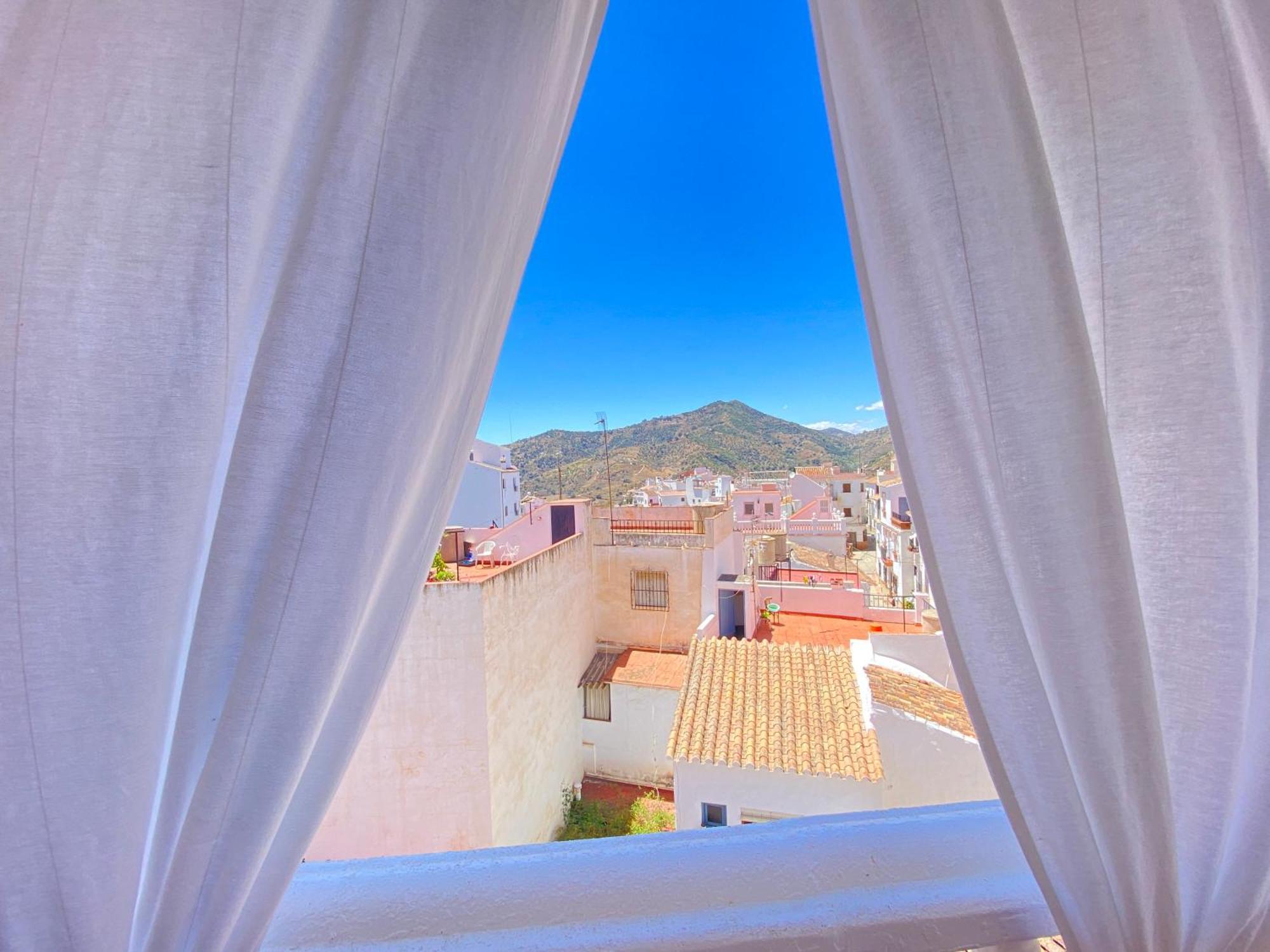 Casa Miguel - 3 Beautiful Apartments Availabe Sayalonga エクステリア 写真