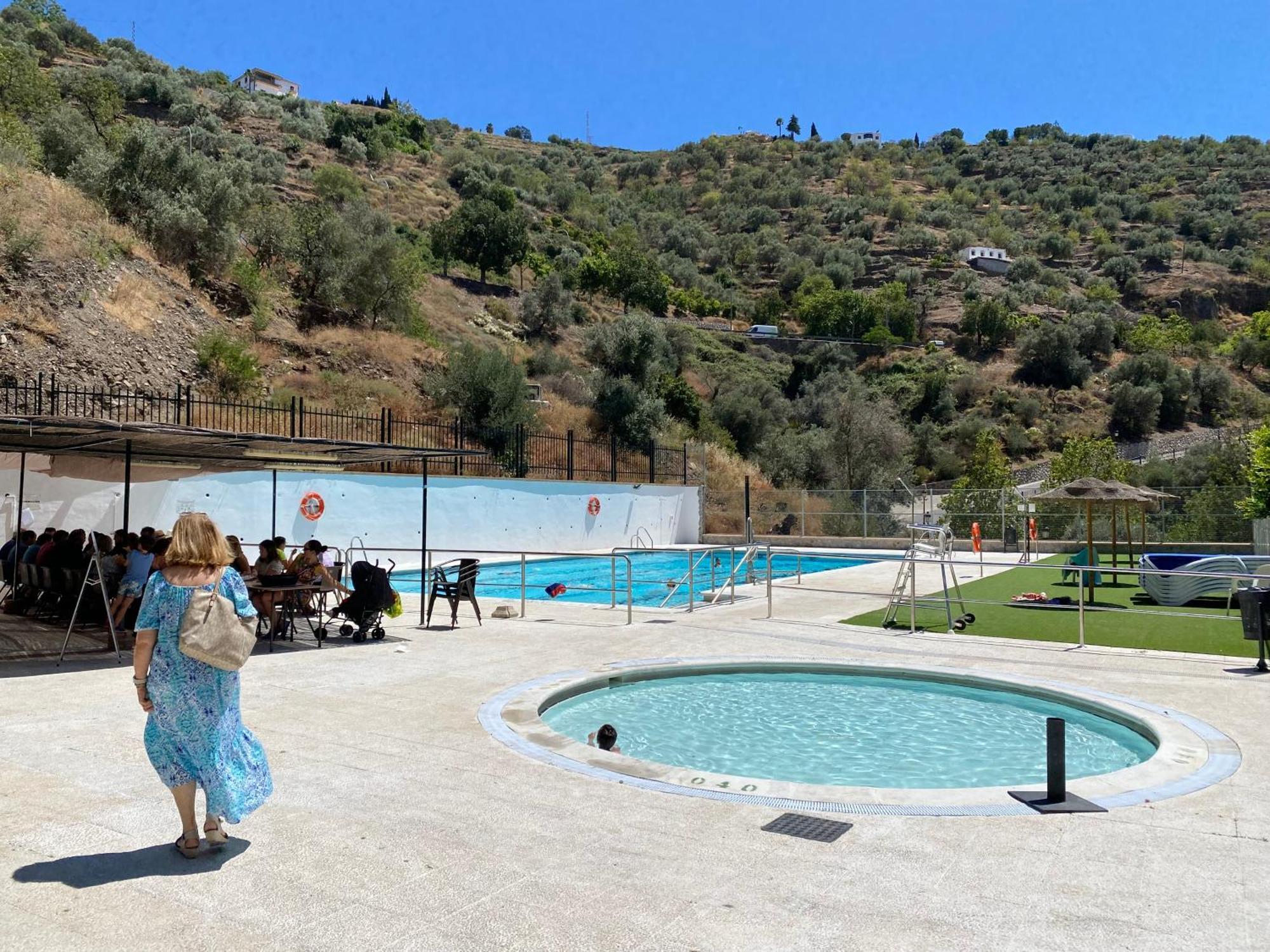Casa Miguel - 3 Beautiful Apartments Availabe Sayalonga エクステリア 写真